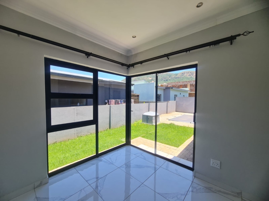 To Let 4 Bedroom Property for Rent in Melodie North West